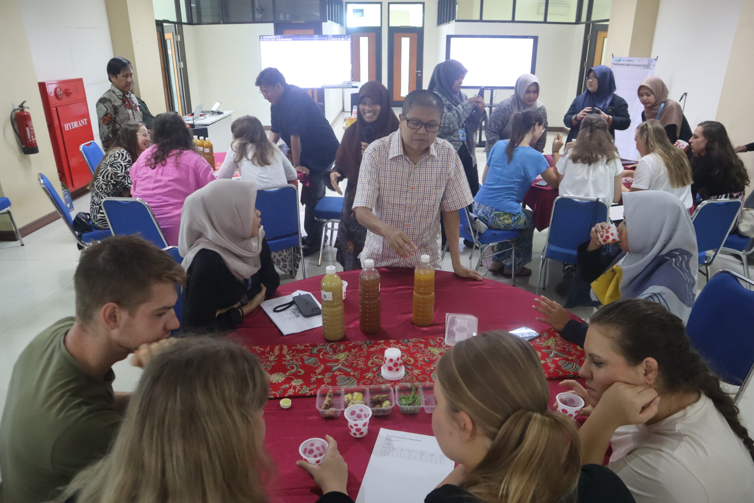 UTM Advances the Global Recognition of Madurese Jamu Through Short Course Program